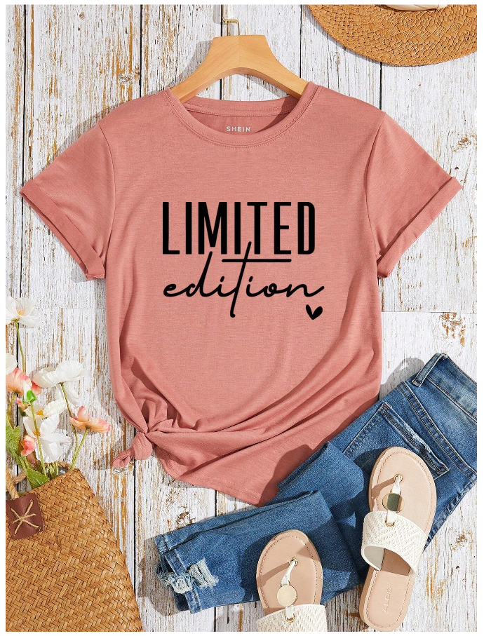 LUNE Letter Graphic Tee
