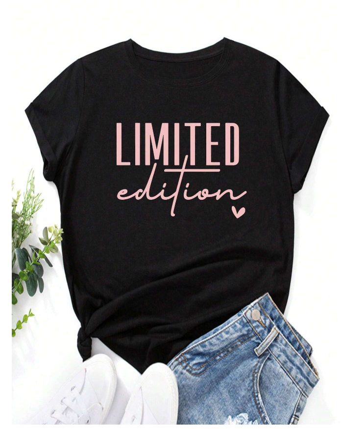LUNE Letter Graphic Tee
