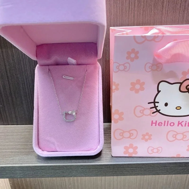 Hello Kitty's Necklace