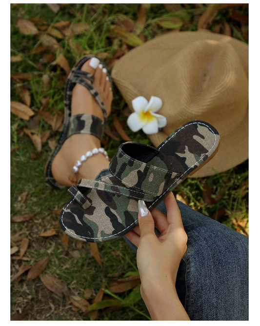 Women's Fashionable Camouflage Flat Sandals