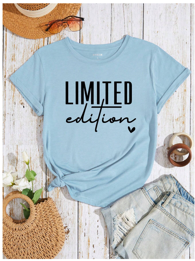 LUNE Letter Graphic Tee