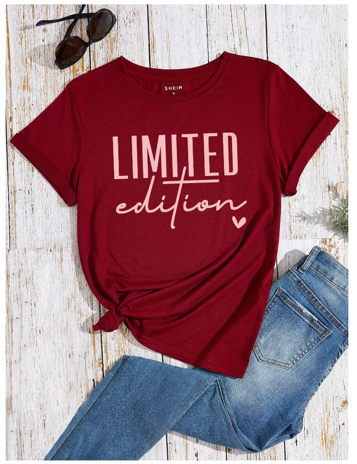 LUNE Letter Graphic Tee